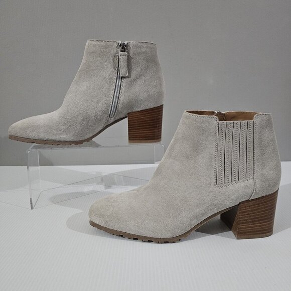 Aquatalia Charlotte Ankle Boot Womens 8.5 Grey Suede Waterproof Chelsea Heel NEW - Picture 2 of 14